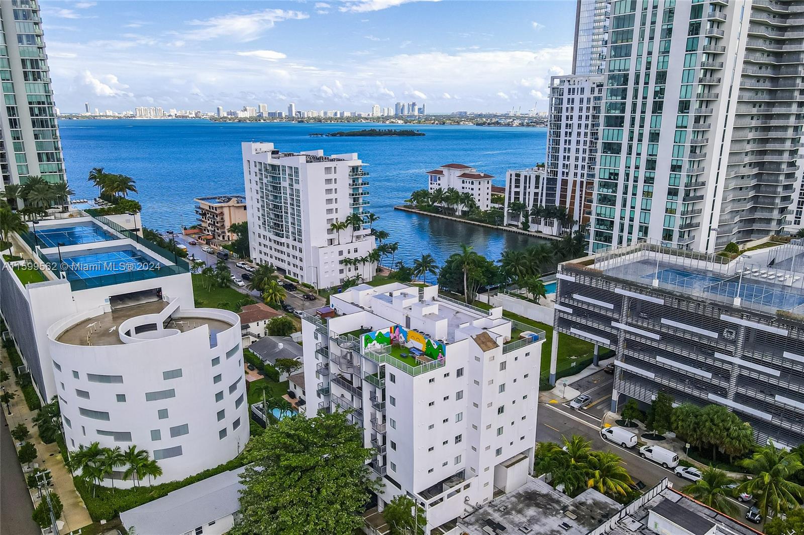 EMILIA CONDO - Residential