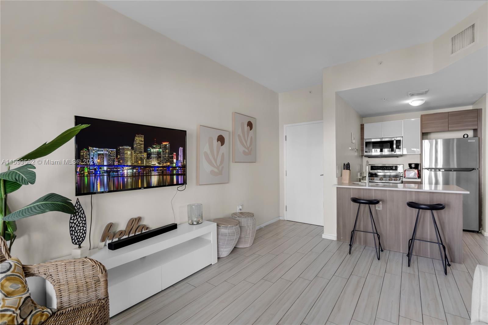 EMILIA CONDO - Residential