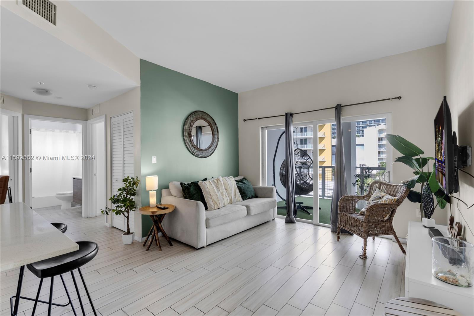 EMILIA CONDO - Residential