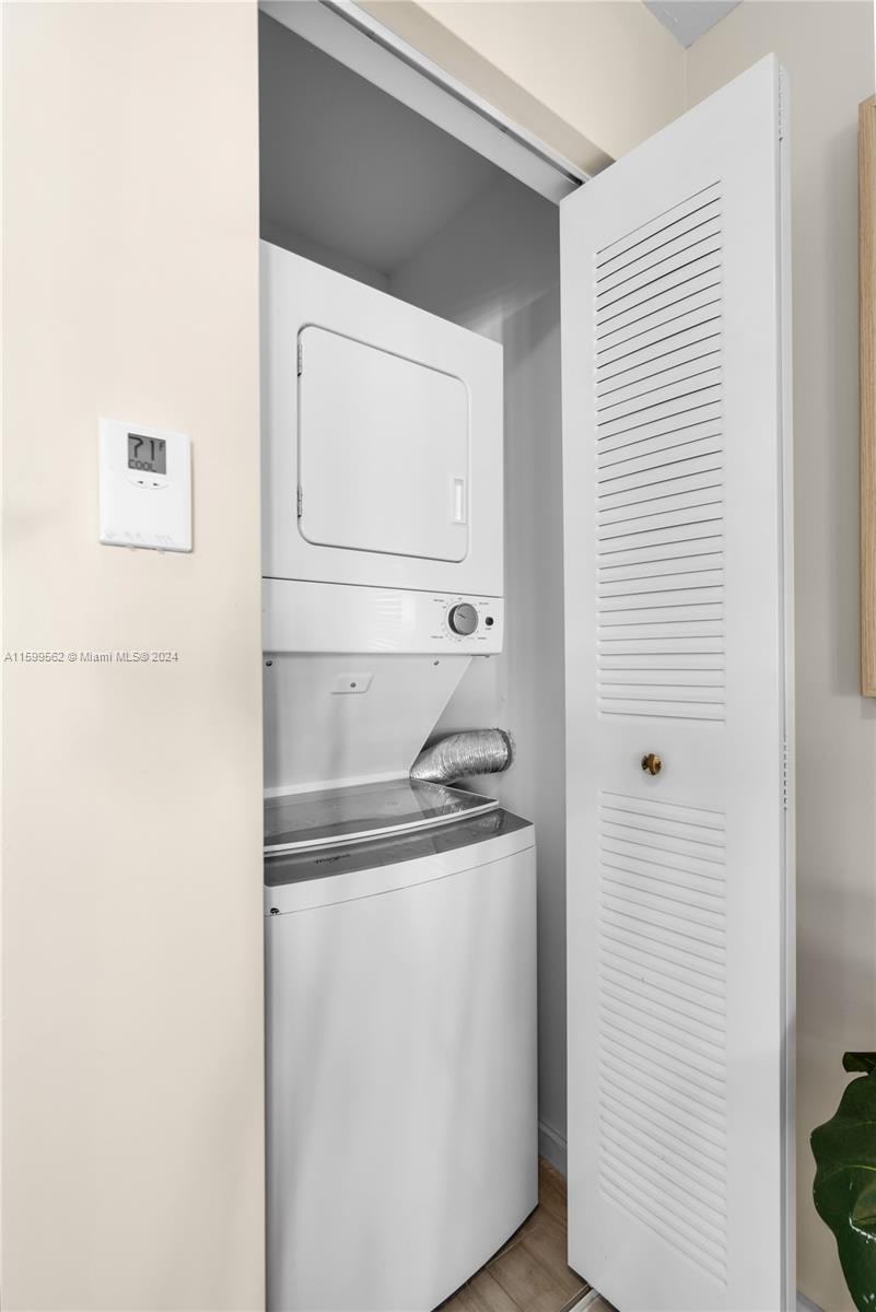 EMILIA CONDO - Residential