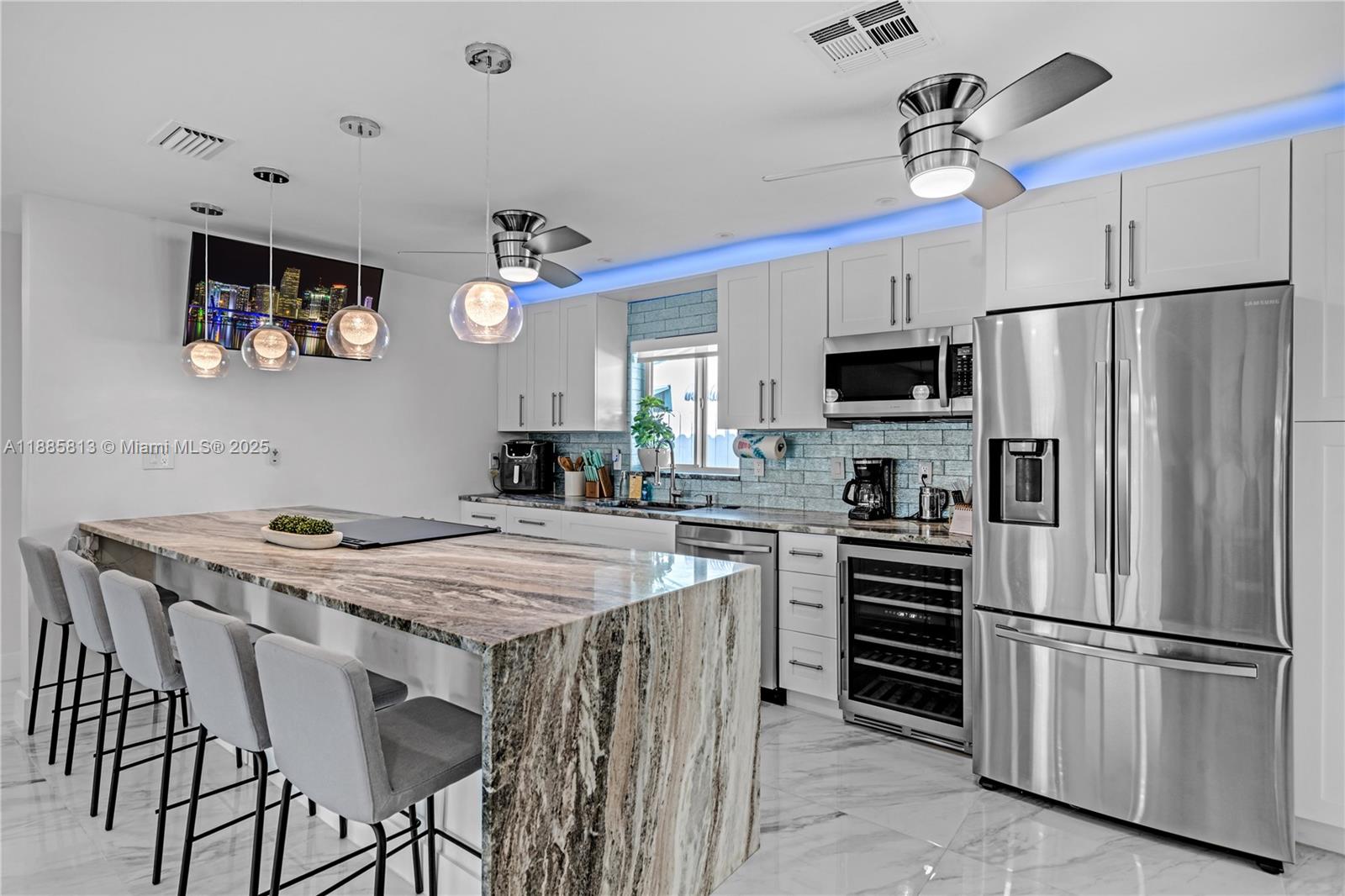 LAUDERDALE PARK 6-33 1/2 - Residential