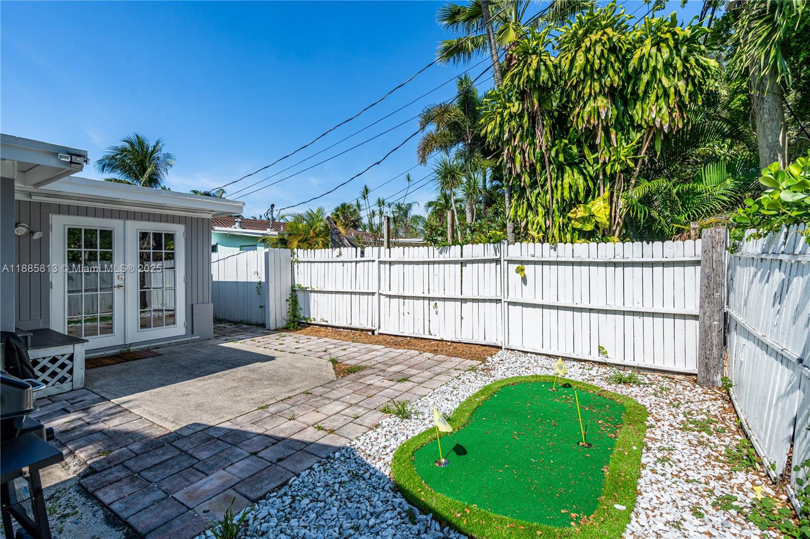 LAUDERDALE PARK 6-33 1/2 - Residential