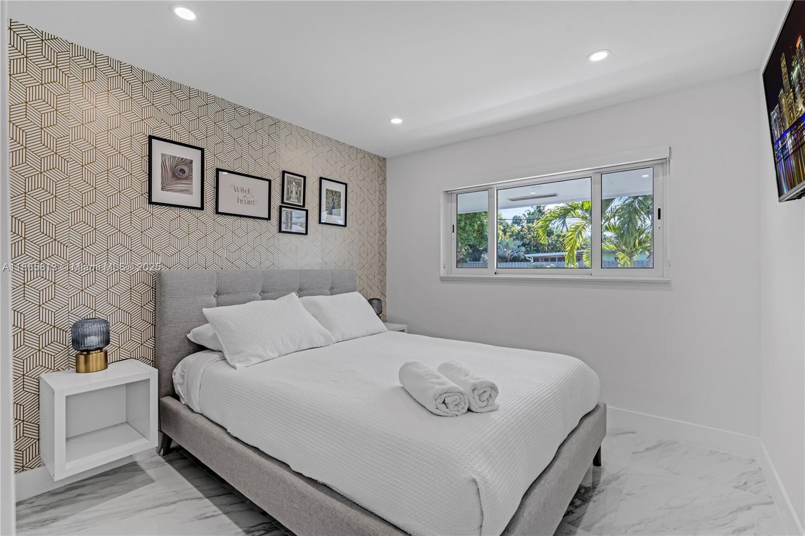 LAUDERDALE PARK 6-33 1/2 - Residential