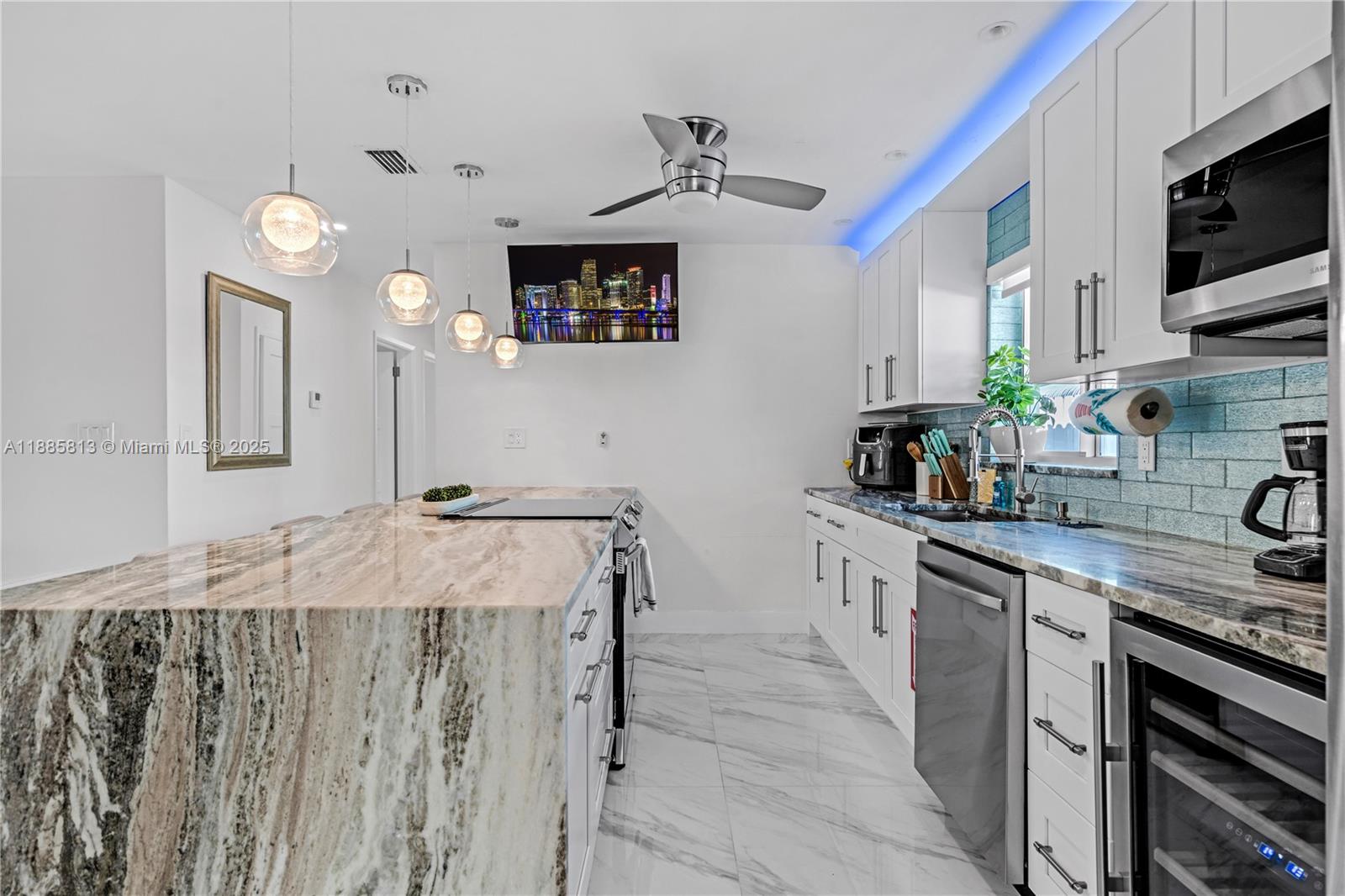 LAUDERDALE PARK 6-33 1/2 - Residential