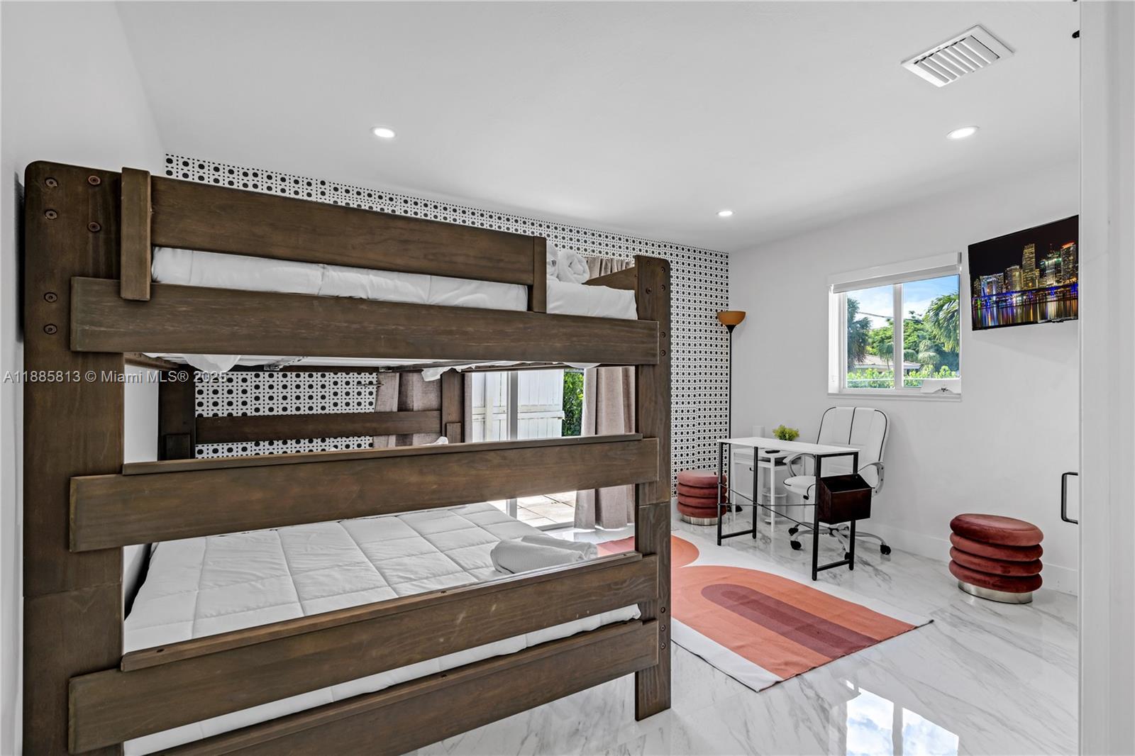LAUDERDALE PARK 6-33 1/2 - Residential
