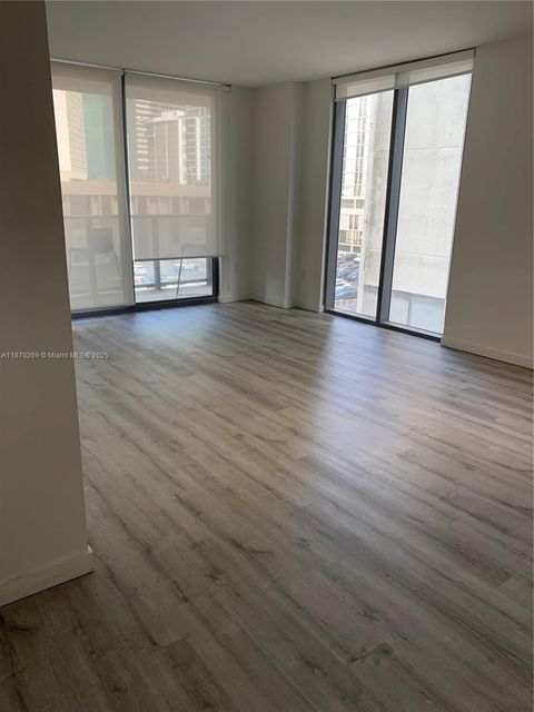 31 SE 6th St 608 Miami FL 33131