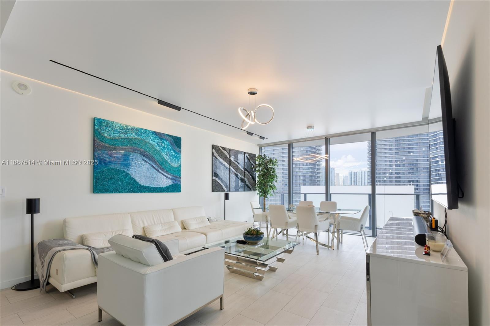 1000 Brickell Plz 2515