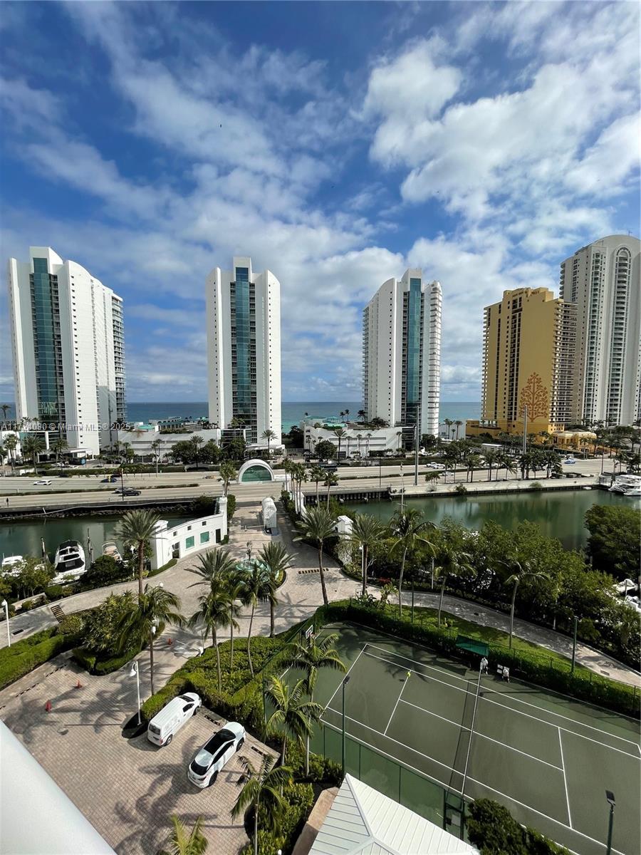 16400 Collins Ave 942