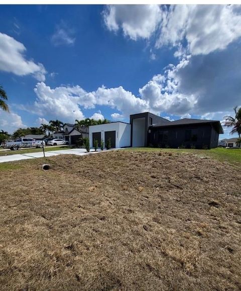 718 Robert Ave Lehigh Acres FL 33936