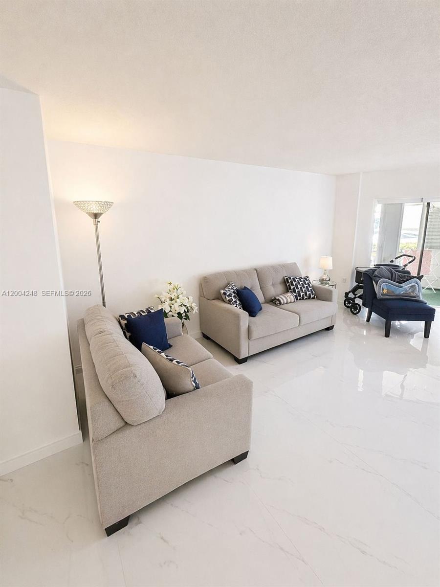 PLANTATION CLUB C CONDO - Residential