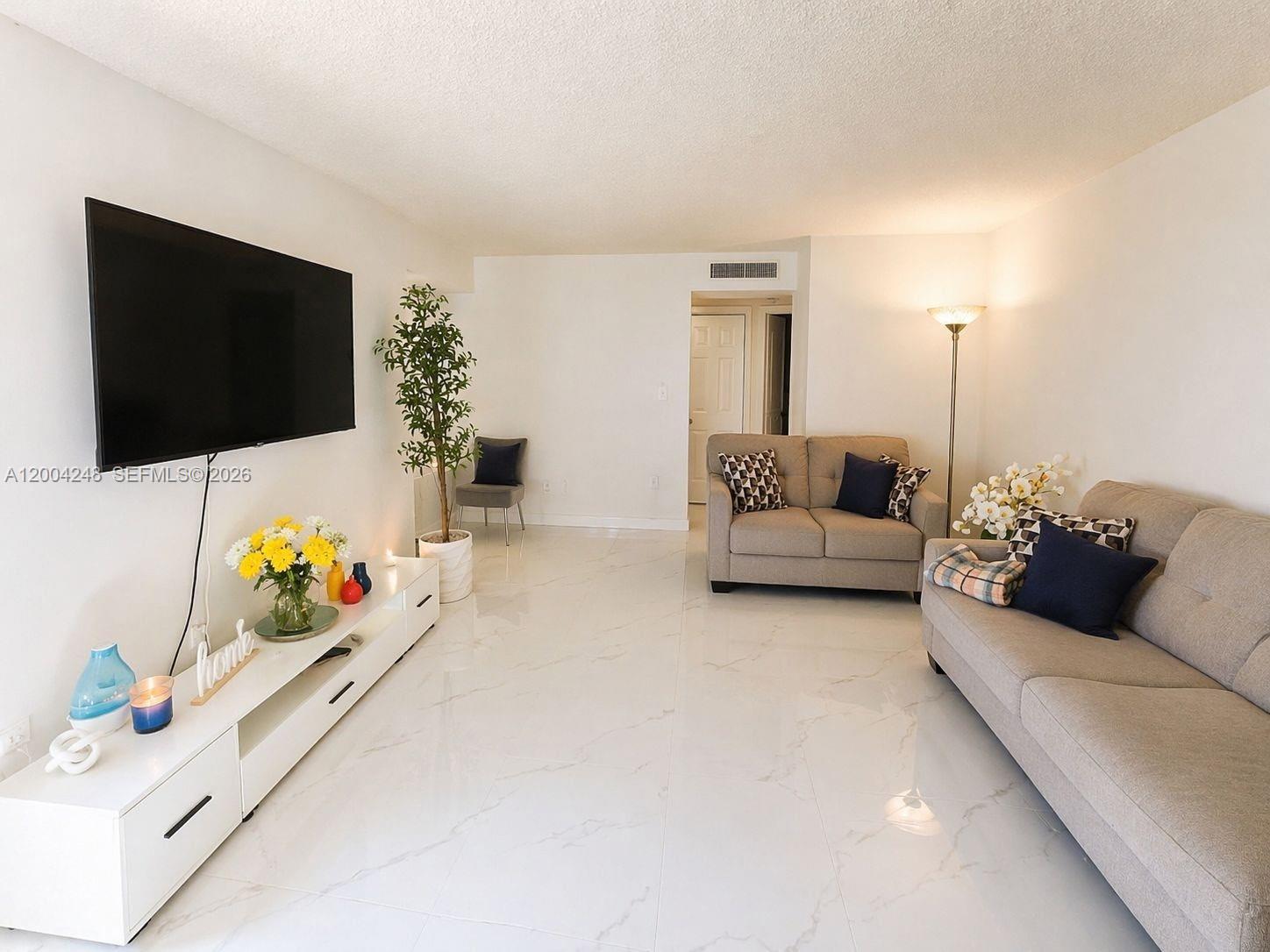 PLANTATION CLUB C CONDO - Residential