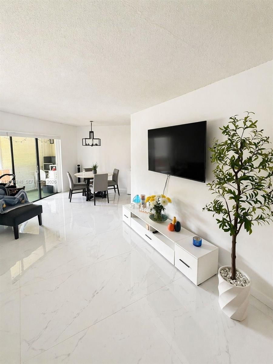 6555 W Broward Blvd 111