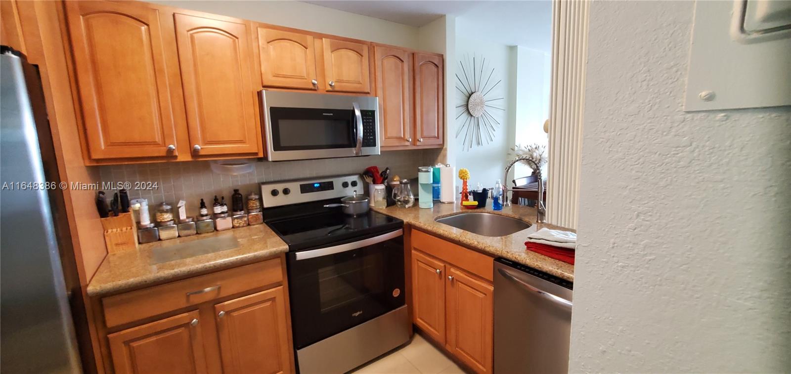 Property for Sale at 111 Royal Park Dr 4F, Oakland Park, Miami-Dade County, Florida - Bedrooms: 2 
Bathrooms: 2  - $188,500