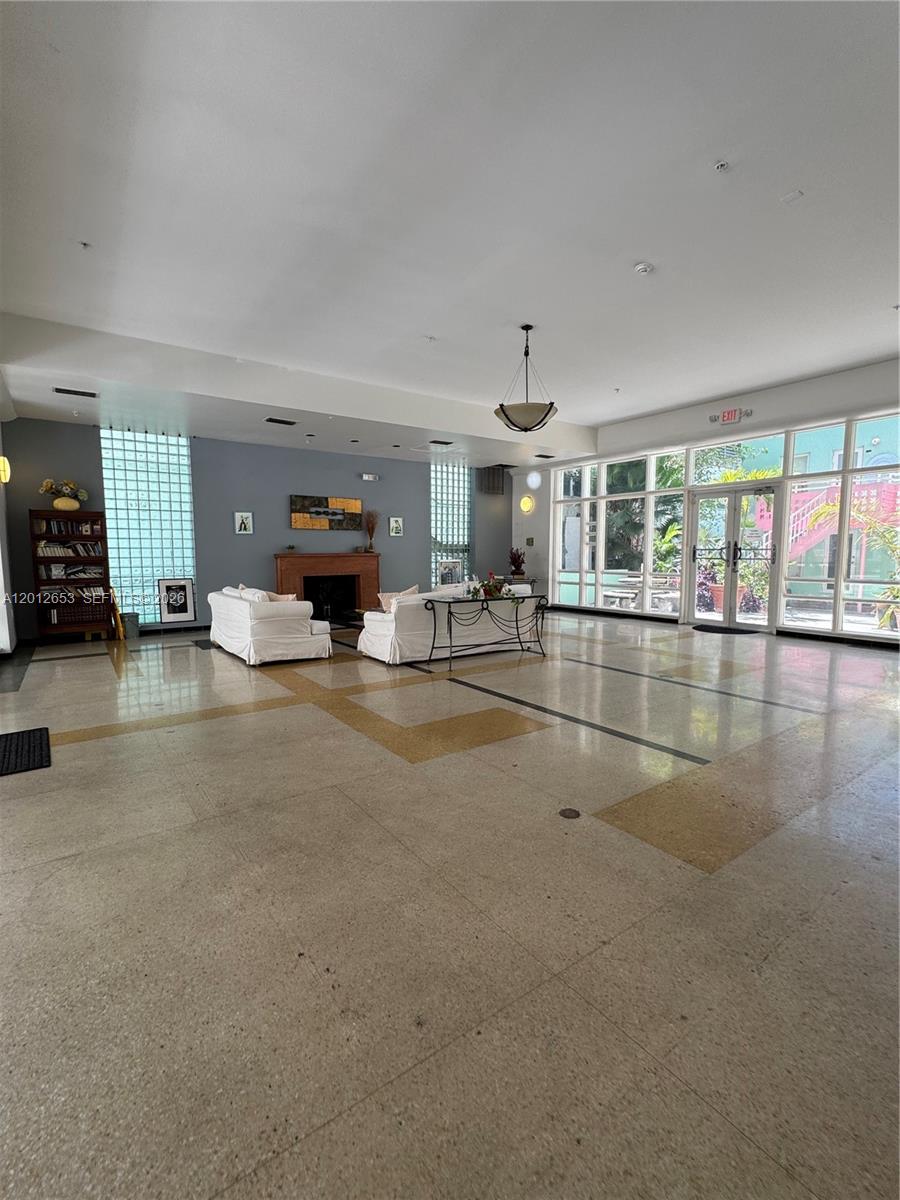 THE DRAKE CONDO - Residential Lease