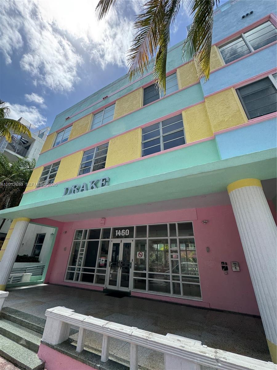 THE DRAKE CONDO - Residential Lease