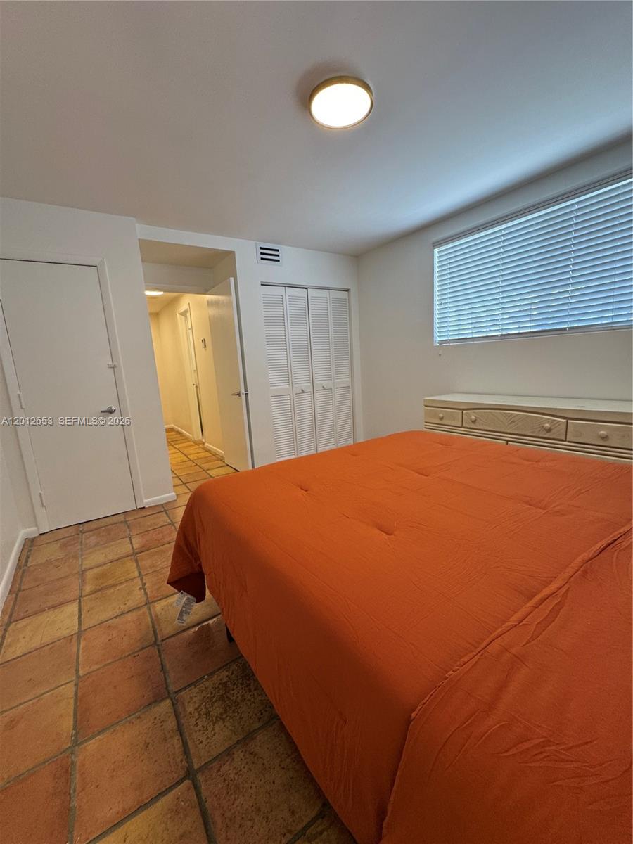 THE DRAKE CONDO - Residential Lease
