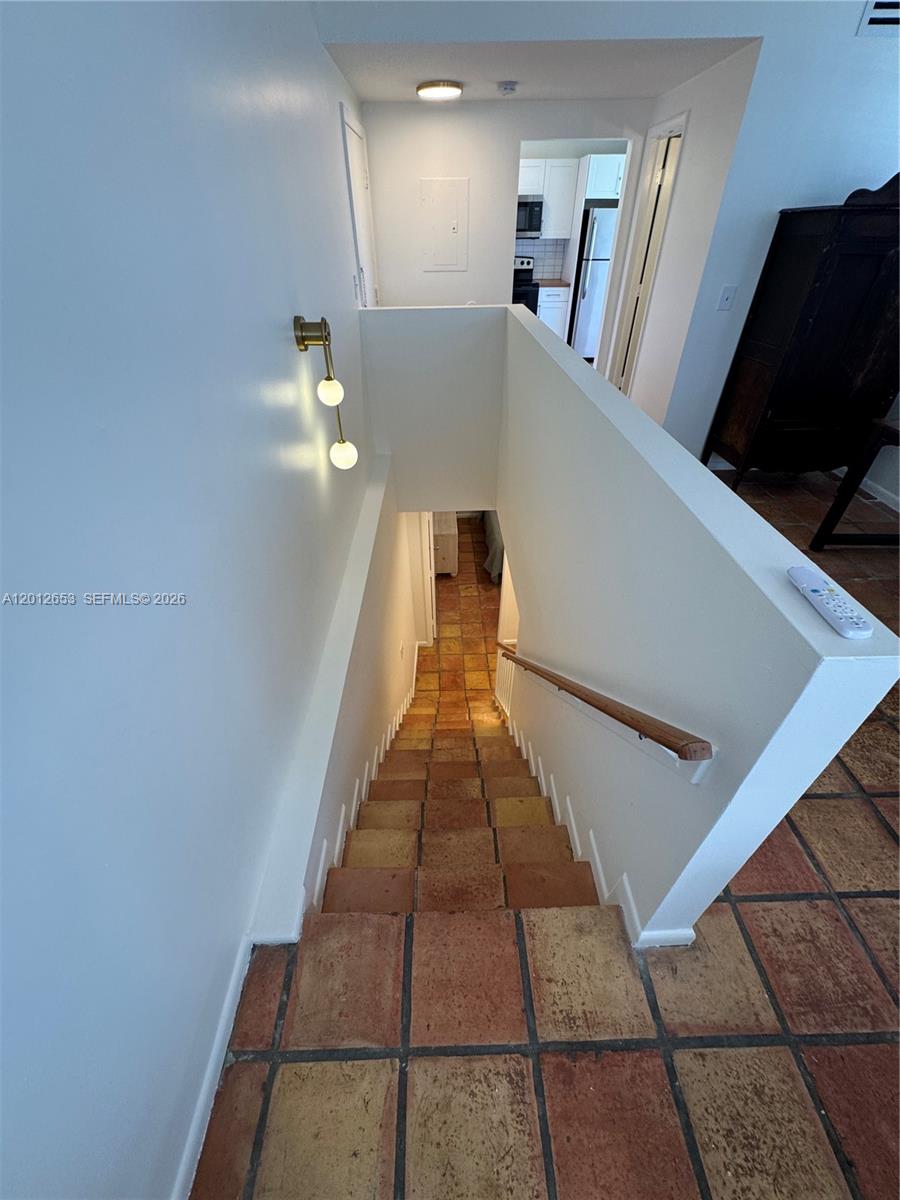 THE DRAKE CONDO - Residential Lease