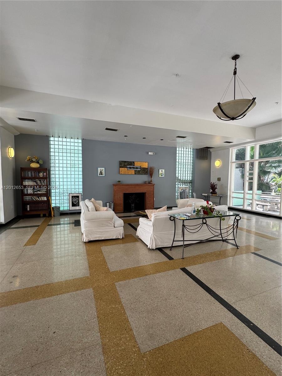 THE DRAKE CONDO - Residential Lease