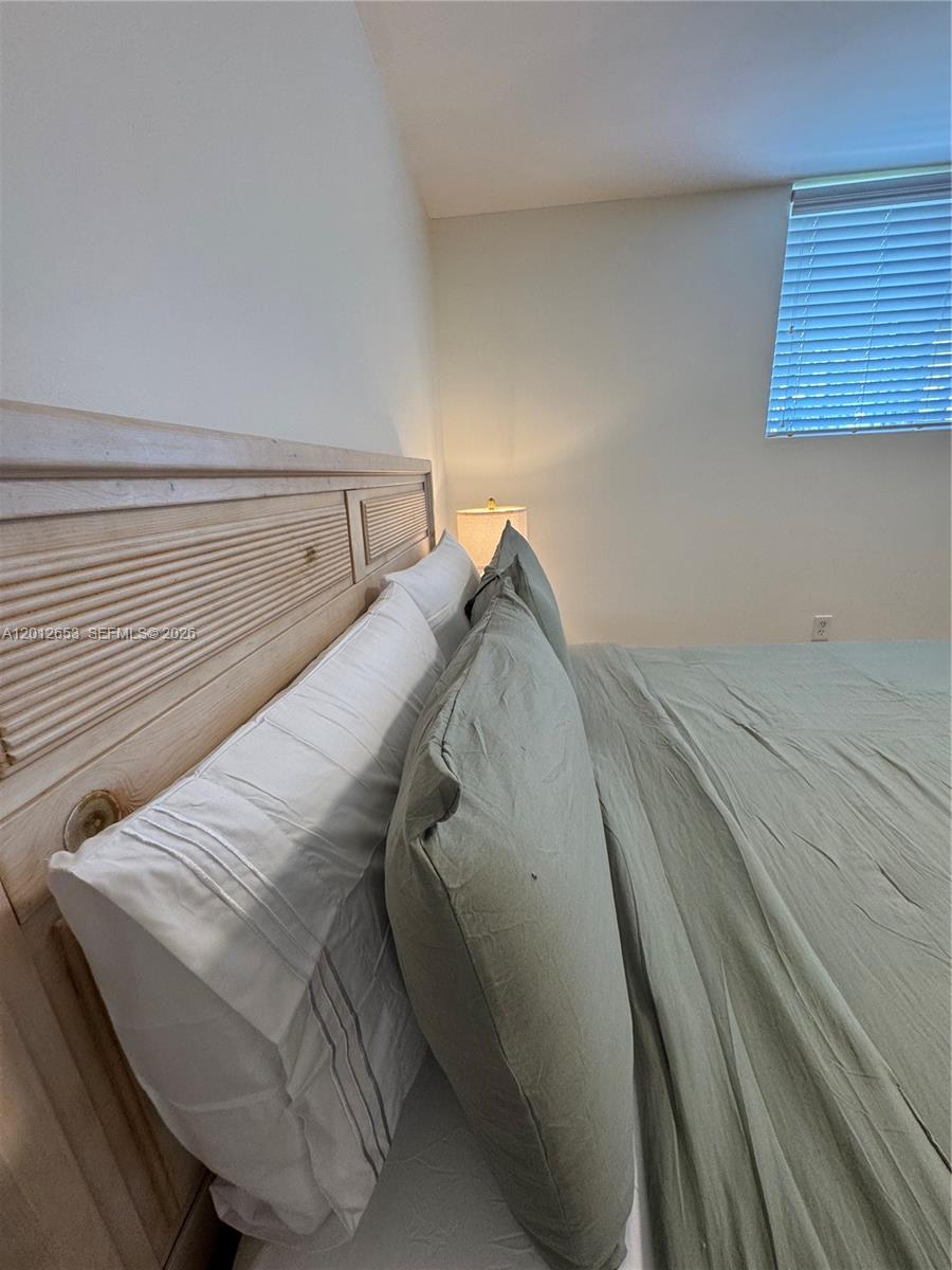 THE DRAKE CONDO - Residential Lease