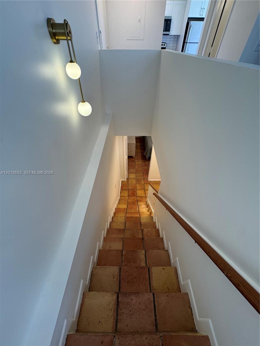 THE DRAKE CONDO - Residential Lease