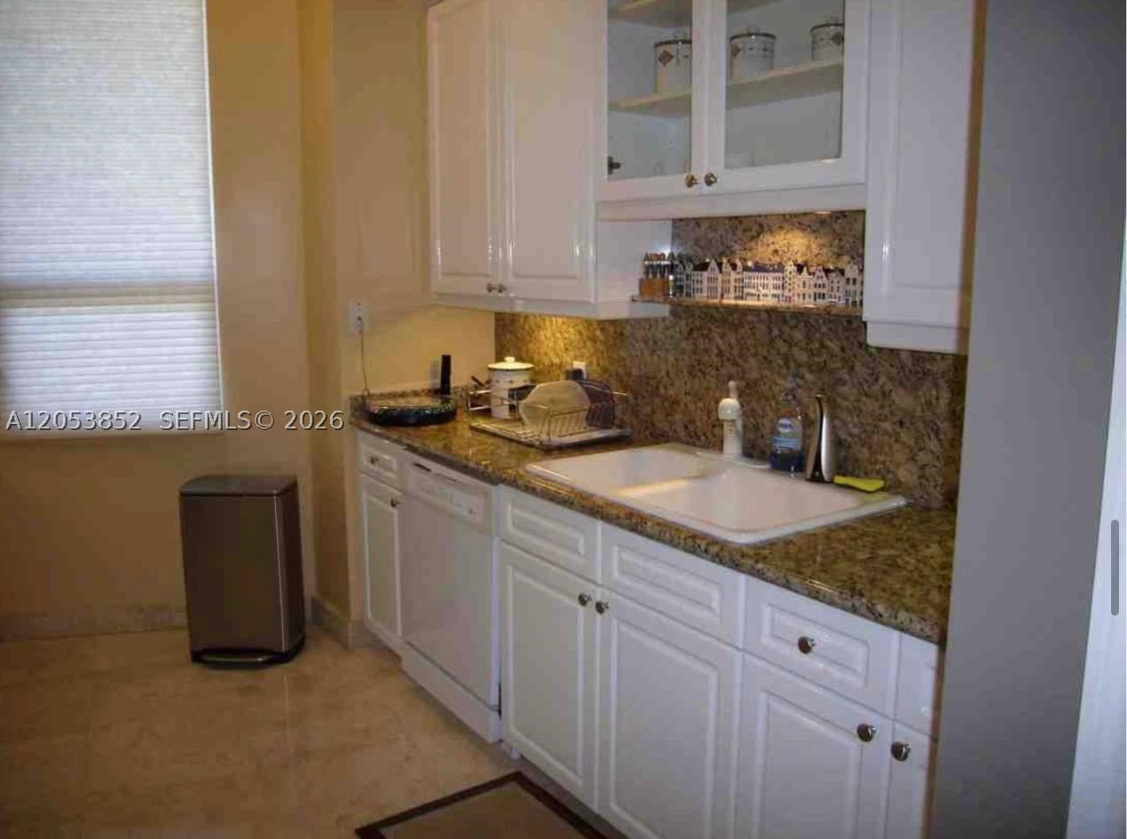 808 Brickell Key Dr 606