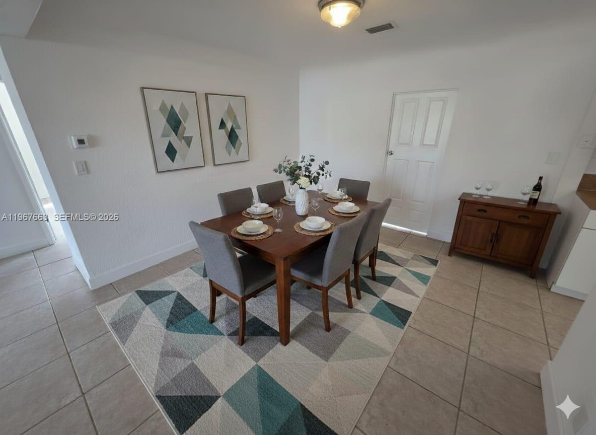 HOLLYWOOD LITTLE RANCHES - Residential