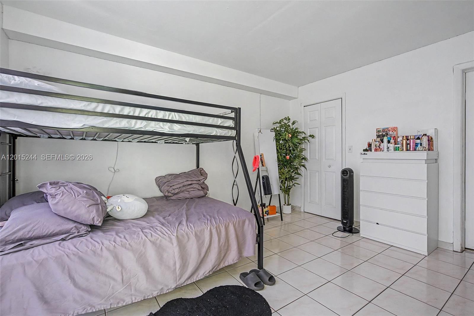 INTERNATIONAL PARK CONDO - Residential