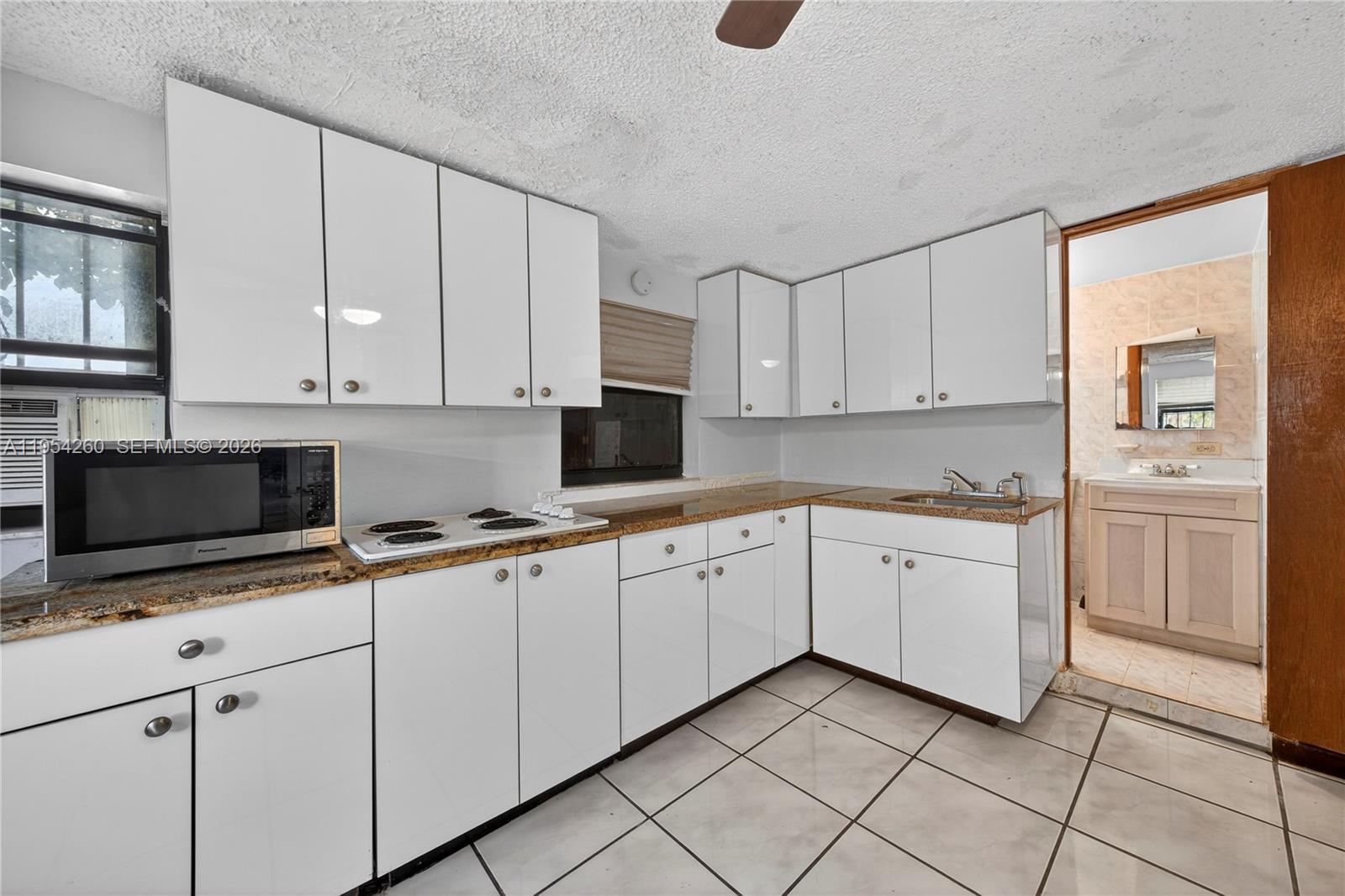 COLONIAL PINES - Residential