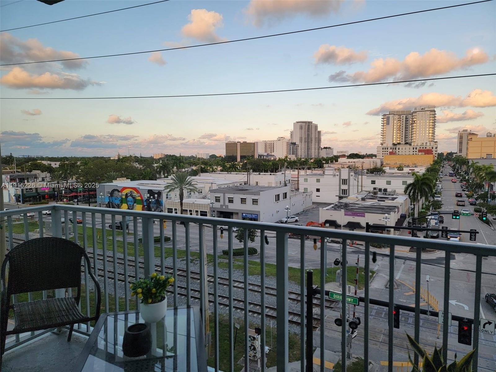 HOLLYWOOD STATION RES CON - Residential Lease