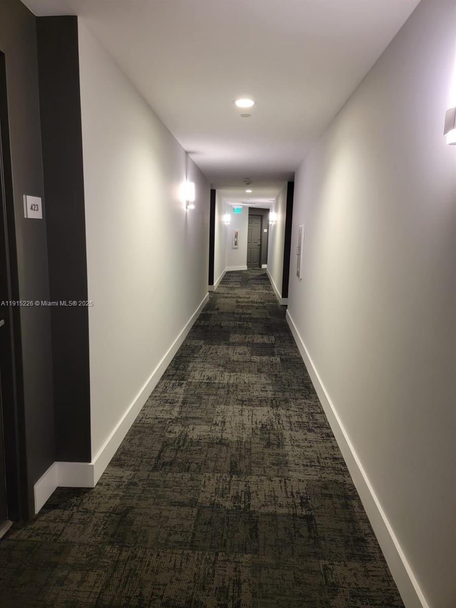 HOLLYWOOD STATION RES CON - Residential Lease