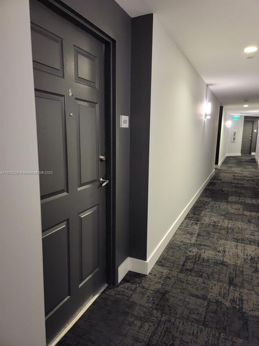 HOLLYWOOD STATION RES CON - Residential Lease