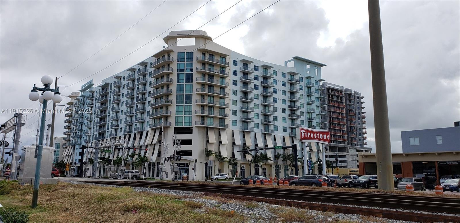 HOLLYWOOD STATION RES CON - Residential Lease