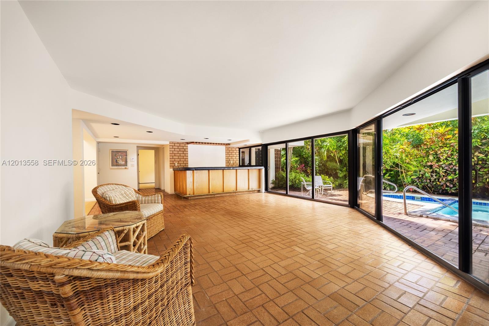 SANS SOUCI CORR PL OF 2ND - Residential