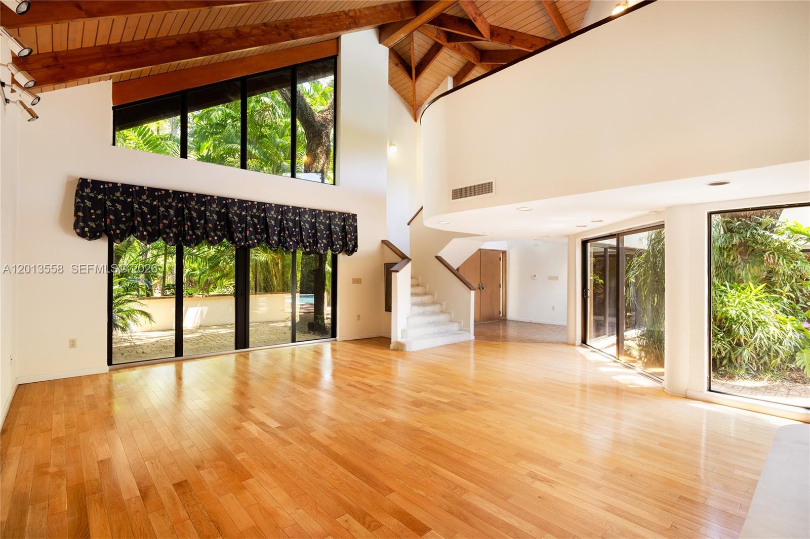 SANS SOUCI CORR PL OF 2ND - Residential