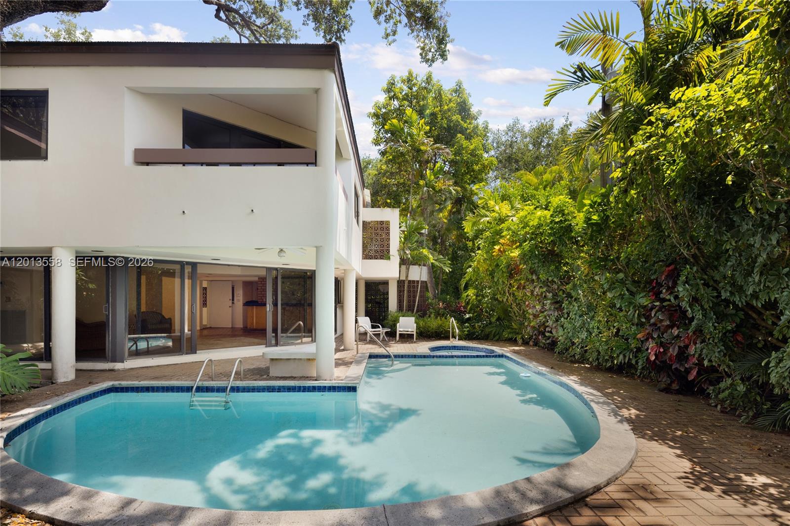SANS SOUCI CORR PL OF 2ND - Residential