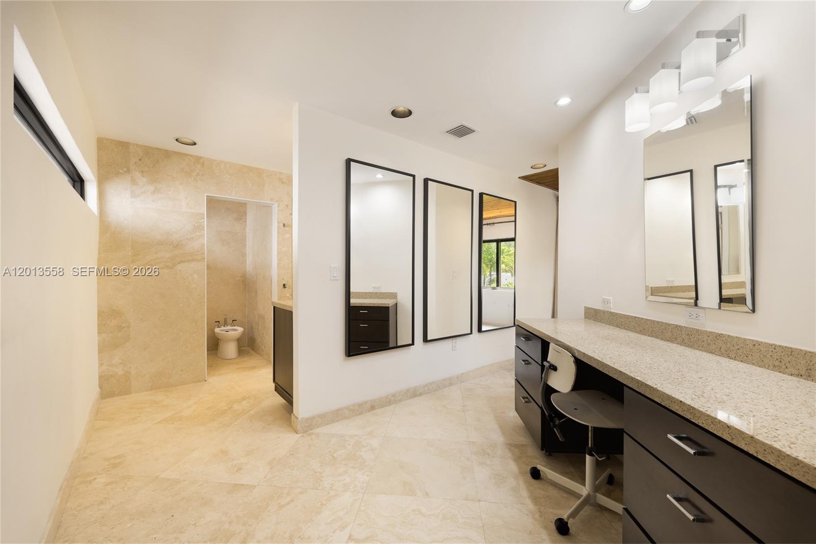 SANS SOUCI CORR PL OF 2ND - Residential