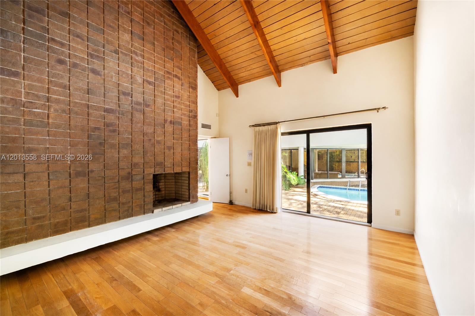 SANS SOUCI CORR PL OF 2ND - Residential