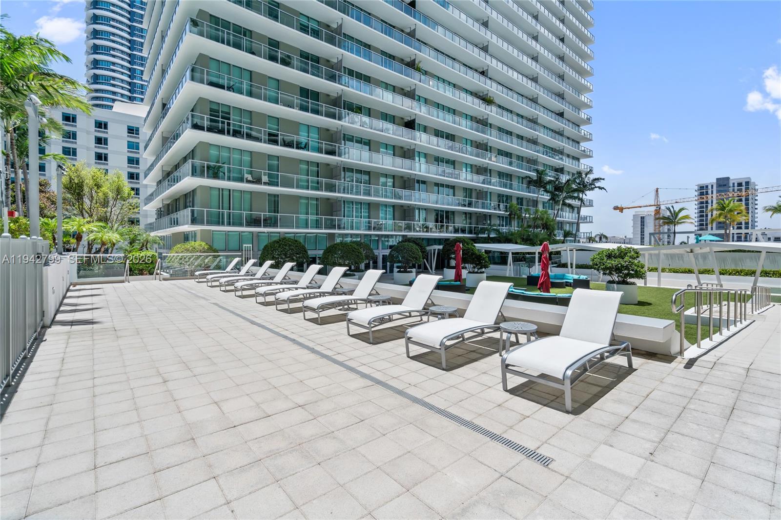 THE AXIS ON BRICKELL - Residential