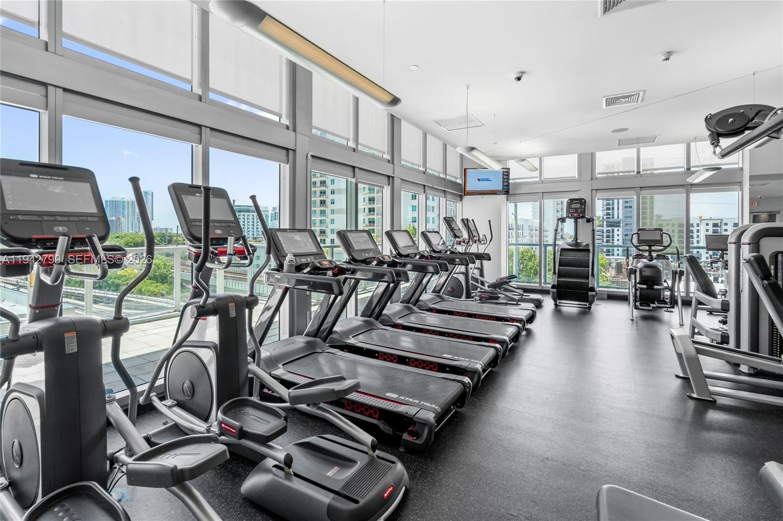 THE AXIS ON BRICKELL - Residential