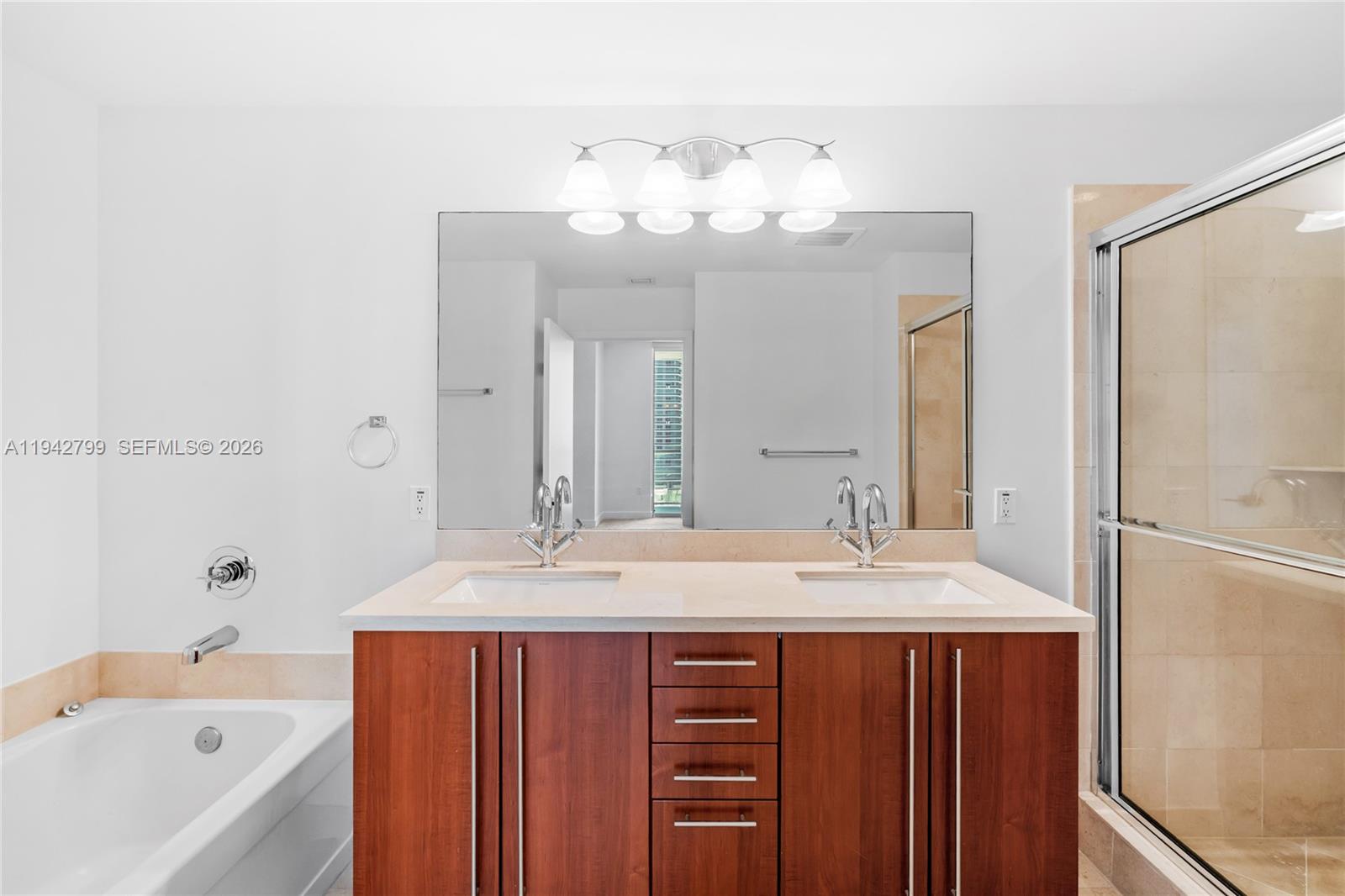 THE AXIS ON BRICKELL - Residential