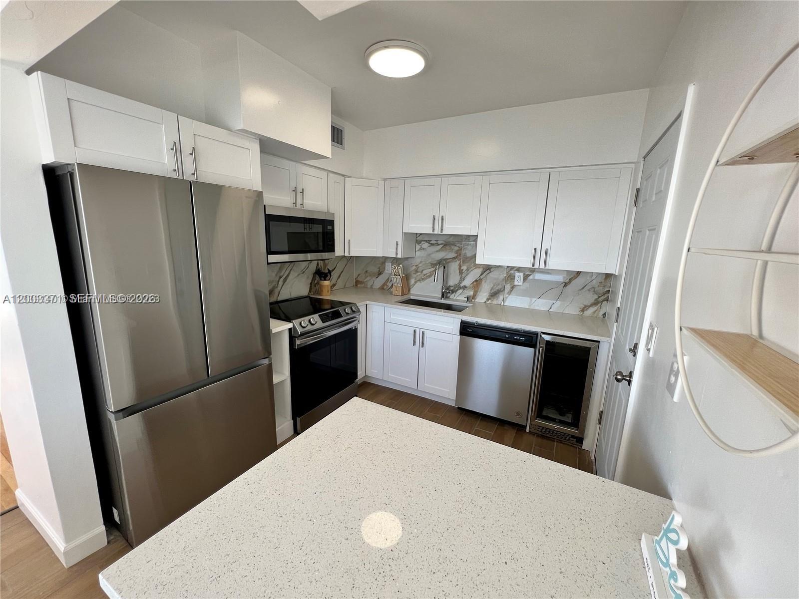 TREASURE IS 1ST ADDN PORT - Residential Lease