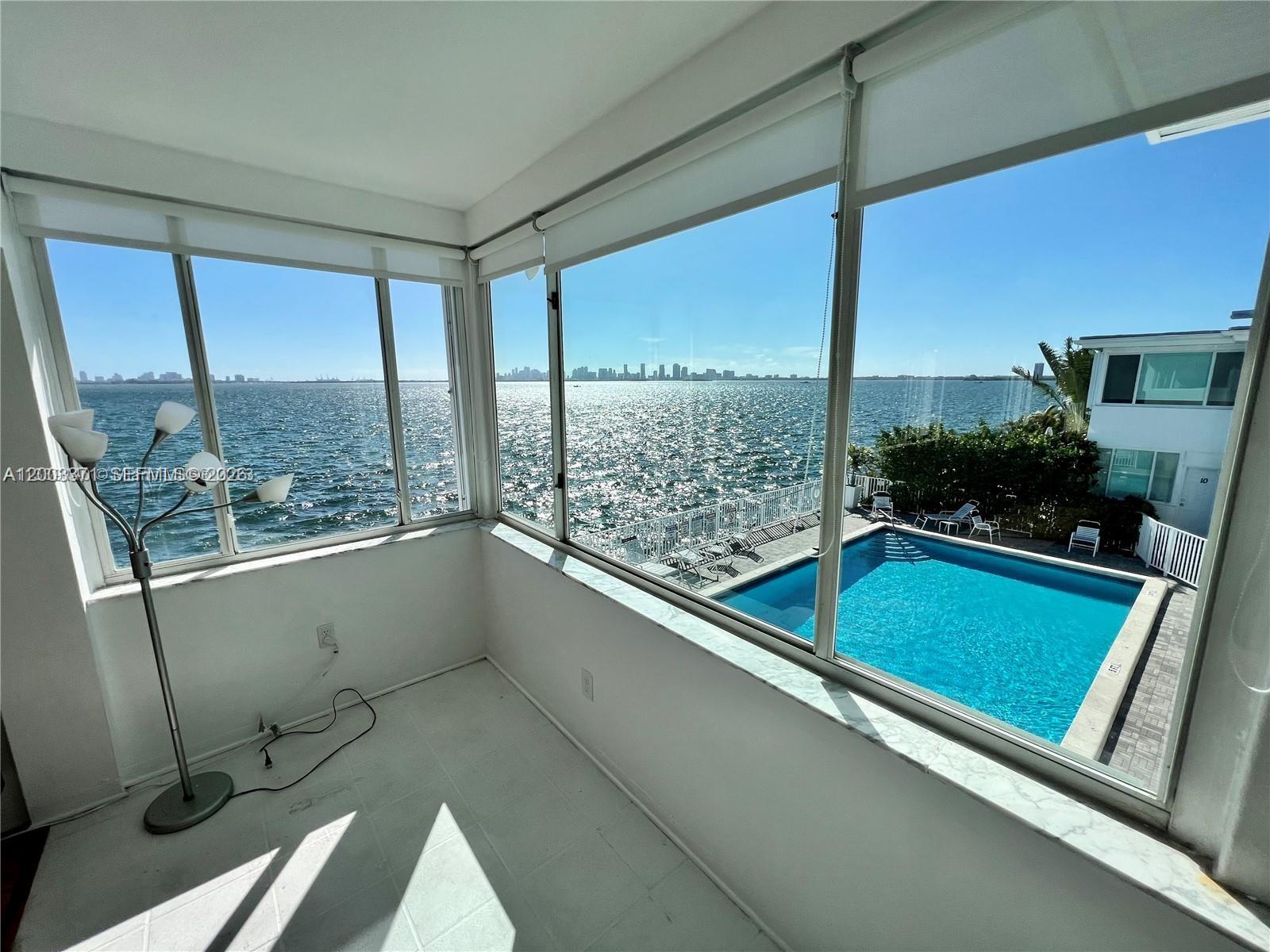 1840 S Treasure Dr 11