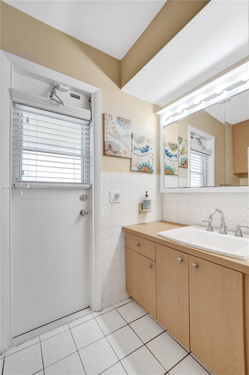 PEMBROKE LAKES SEC 2 - Residential