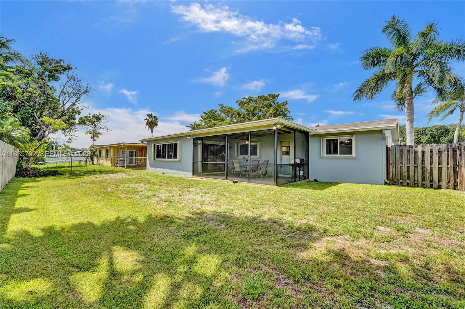 PEMBROKE LAKES SEC 2 - Residential