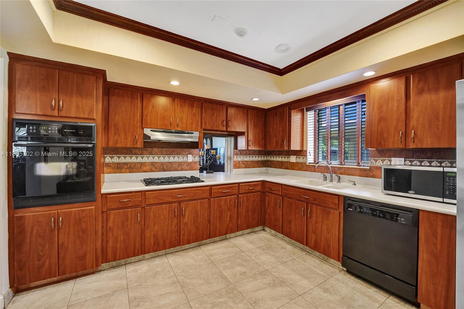 PEMBROKE LAKES SEC 2 - Residential