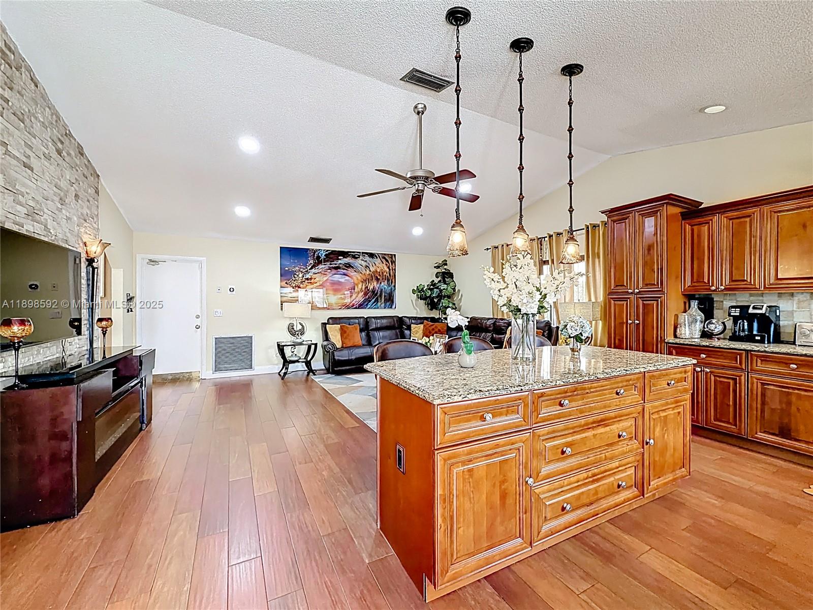 BOULEVARD WOODS WEST SEC - Residential Lease