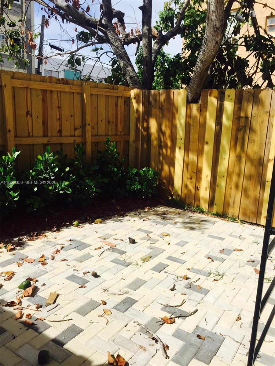 BRICKELL RIVERVIEW - Residential Lease