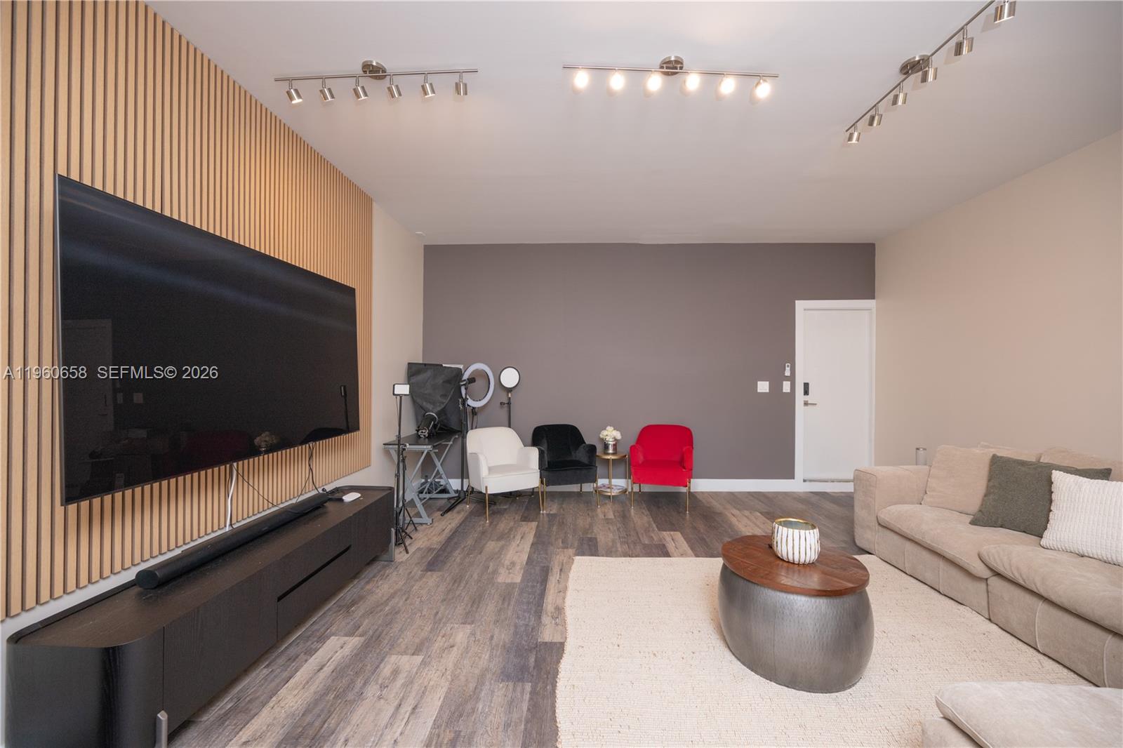 DORAL PALMS SOUTH - Residential