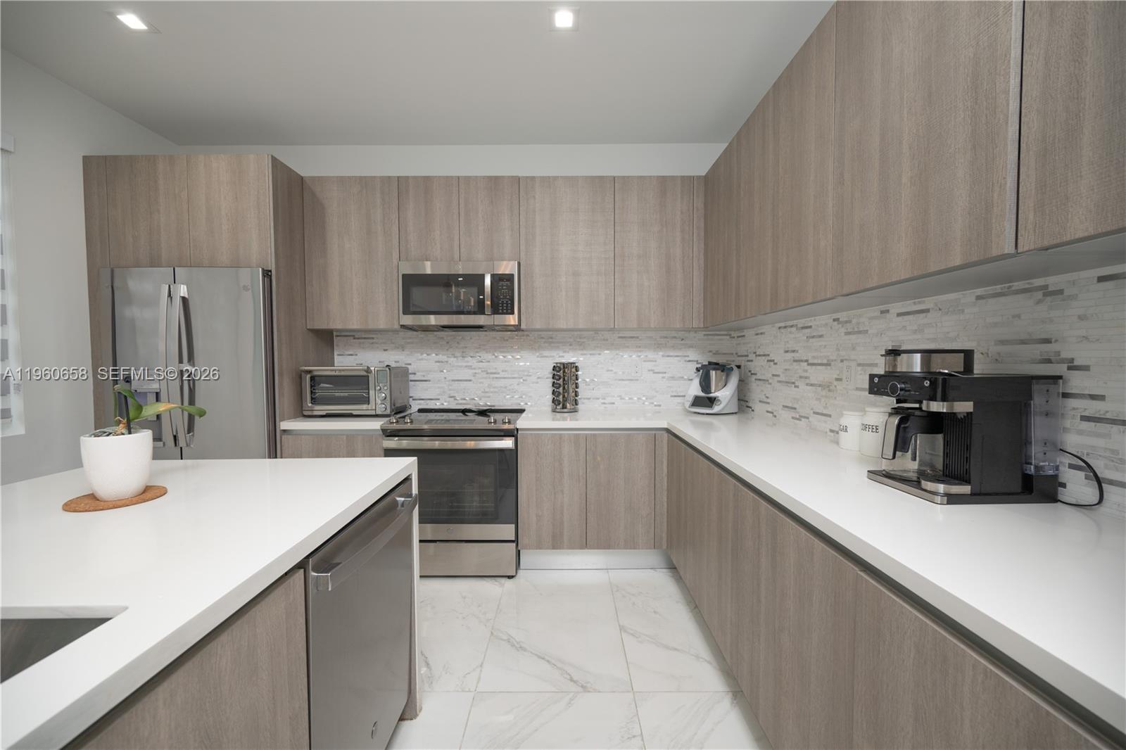 DORAL PALMS SOUTH - Residential