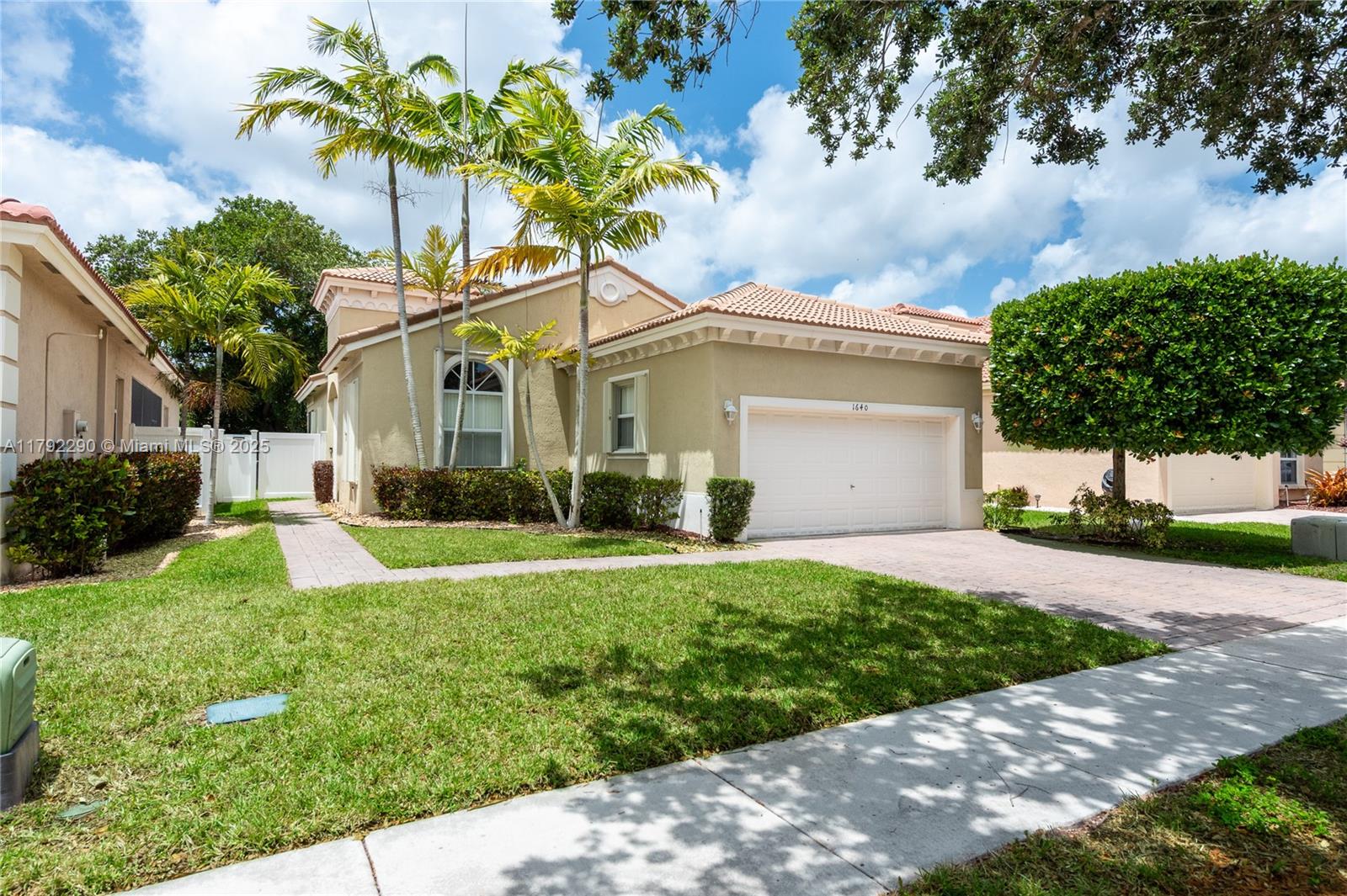 Property for Sale at 1640 Ne 37th Ave, Homestead, Miami-Dade County, Florida - Bedrooms: 3 
Bathrooms: 2  - $449,900